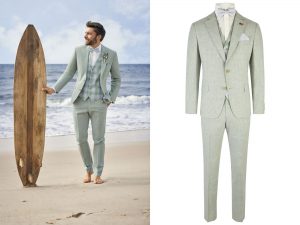 pan młody w bladoniebieskim garniturze ślubnym, w kamizelce, w muszce, w koszuli białej. Kolekcja Wilvorst Atelier Torino